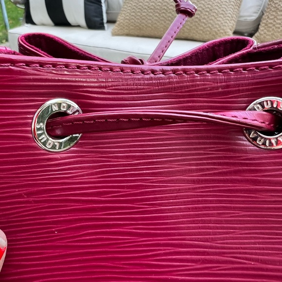 Louis Vuitton Epi Leather Noé MM , 2013 collection- great condition raspberry - Picture 11 of 16